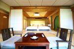 twin beds