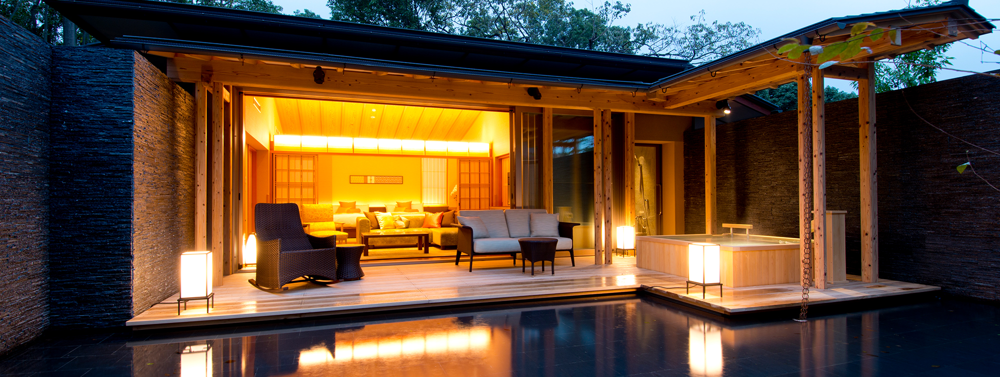 Water feature in the garden and outdoor private bath - A moment of peace