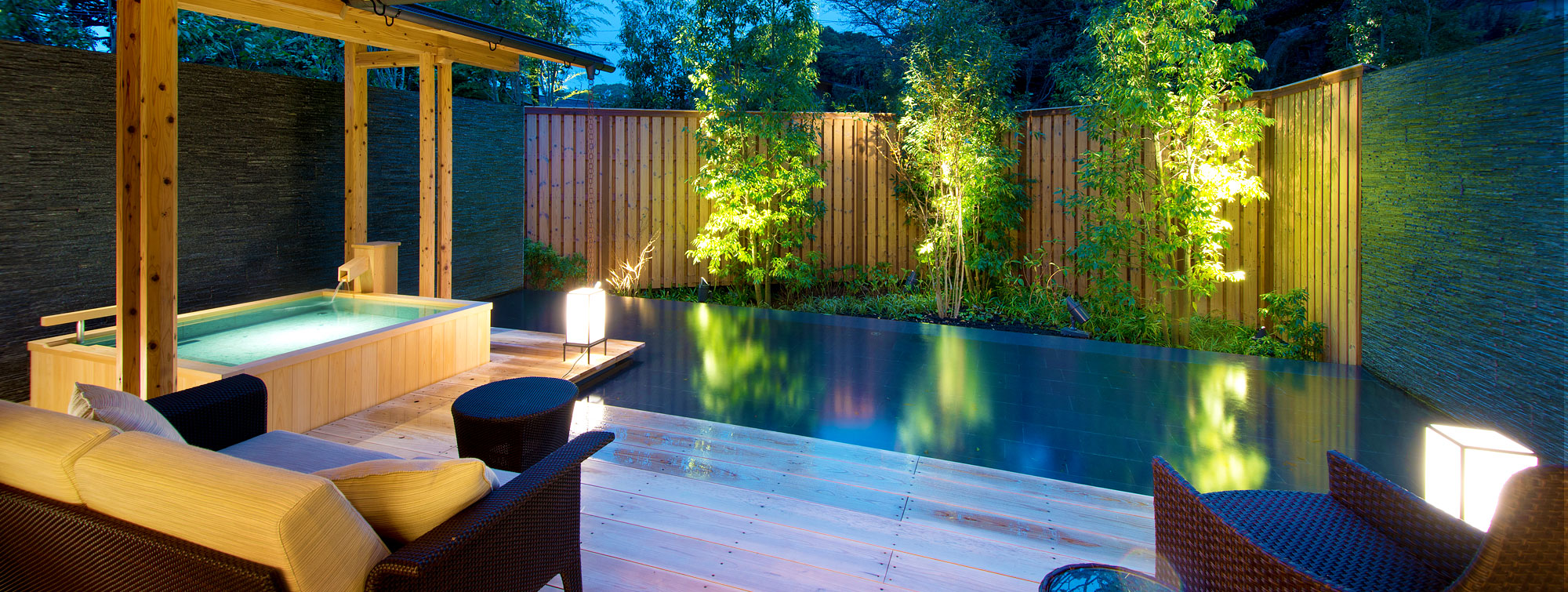 Water feature in the garden and outdoor private bath - A moment of peace
